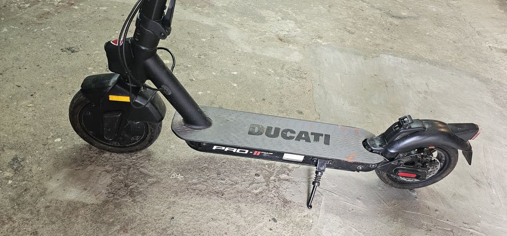Trorineta electrica ducati pro 2 plus