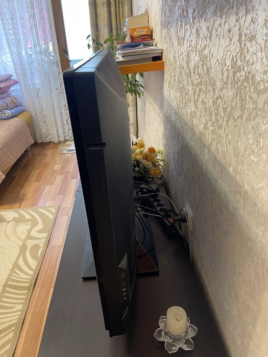 Телевизор Sharp 42"