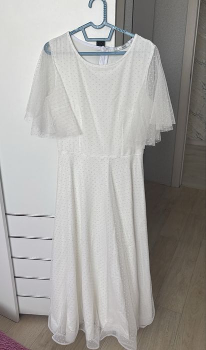 Продам нарядные платья