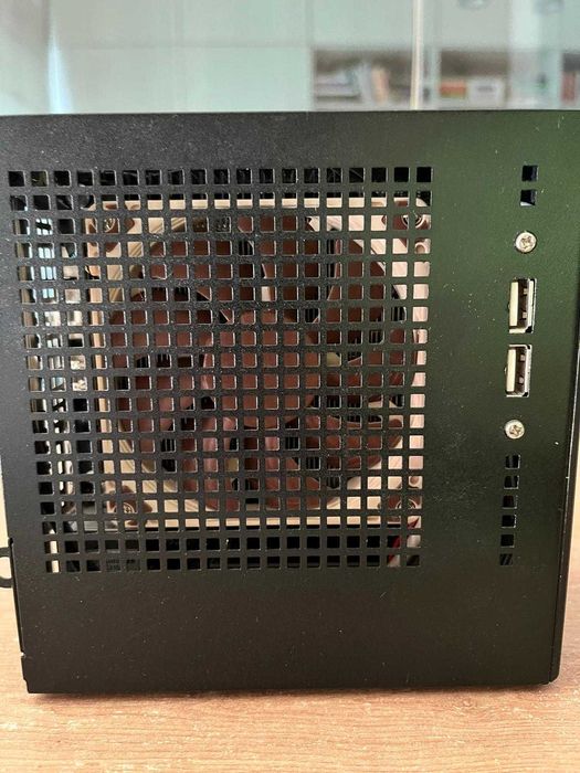 Mini PC ASRock DeskMini X300 AM4