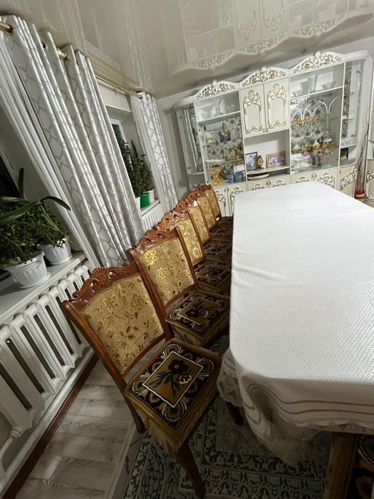 продается стол, стулья