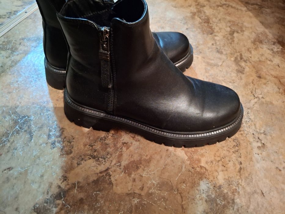 Пррдам ботинки .