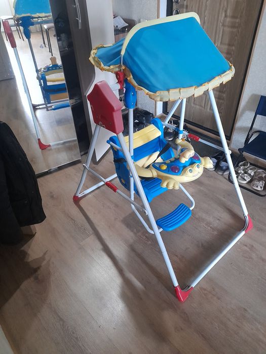 Продам детскую качелю