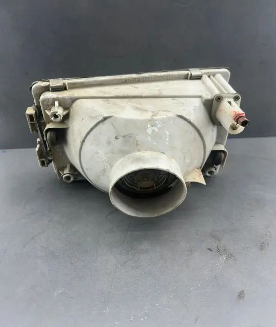 Far stanga Dacia 1310 2000 1.4 MT (63 hp)