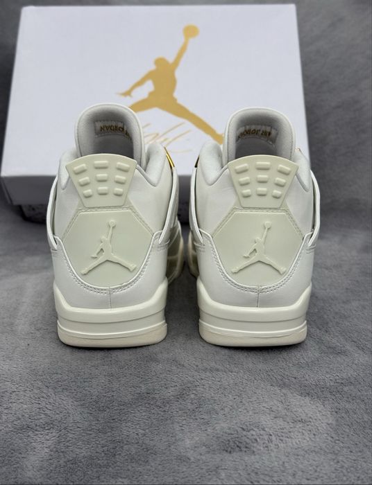 Air Jordan 4 Retro Metallic Gold mărimea EU/44.5