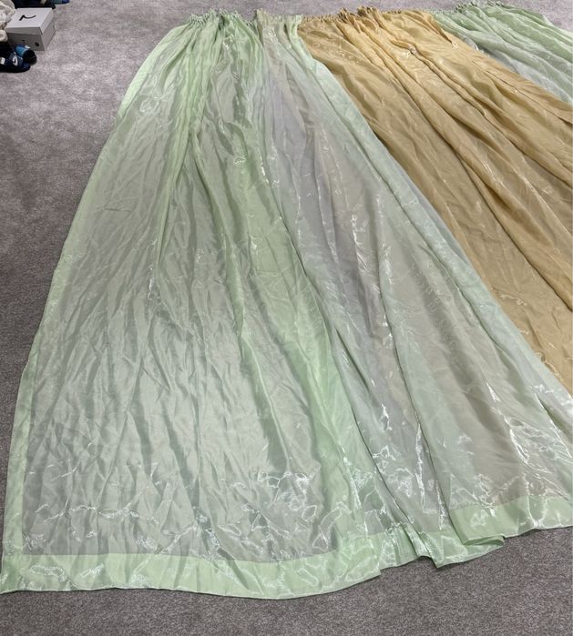 Занавески из трех частей, очень красивые, размеры 3*7,5м