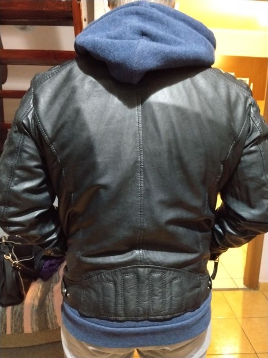 Geaca de piele, stil Moto