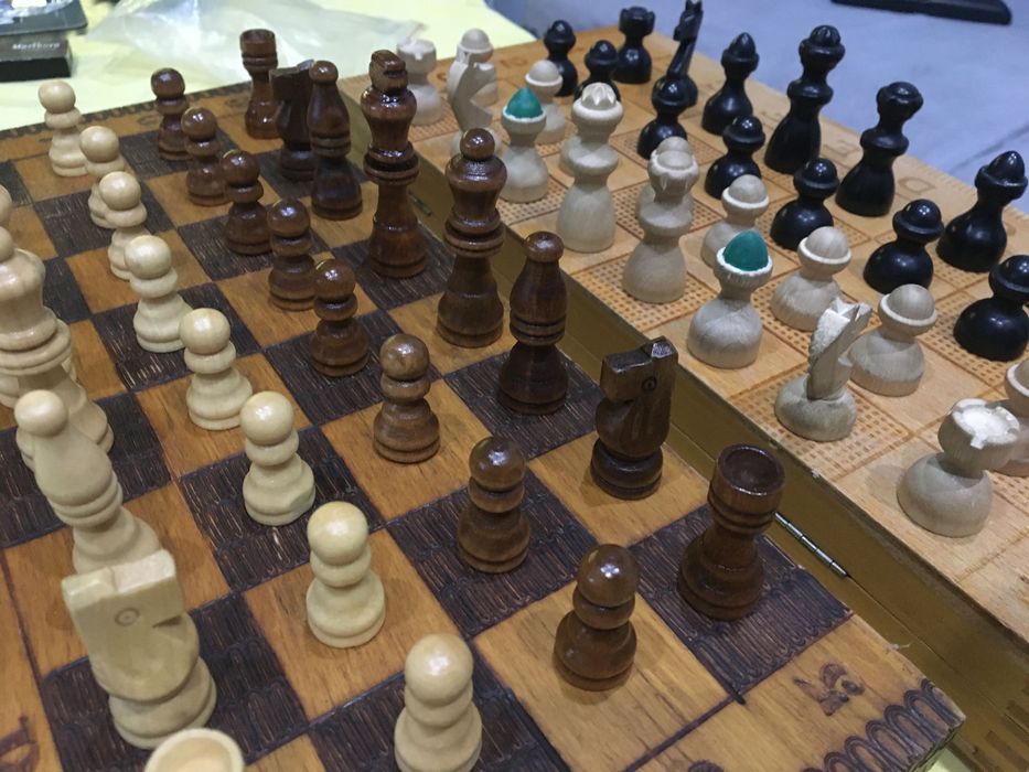 Табли и шахове в много добро състояние