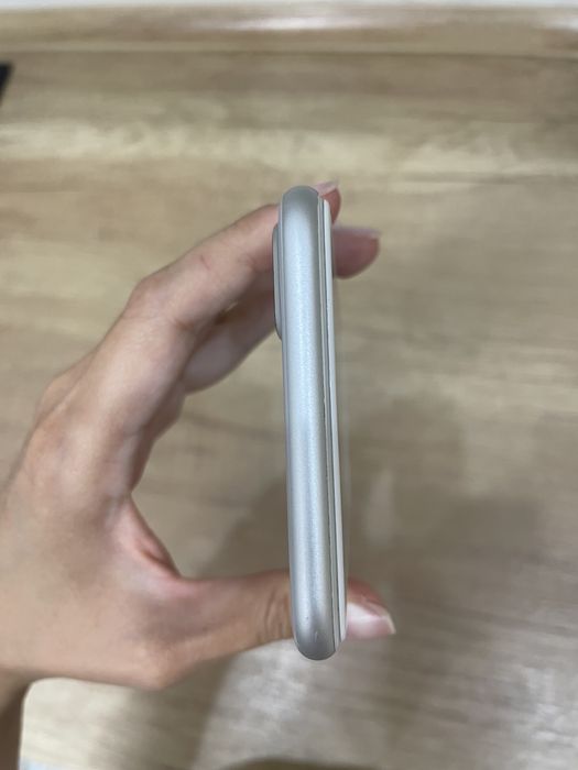 Продам IPhone 7 Plus, в идеальном состоянии