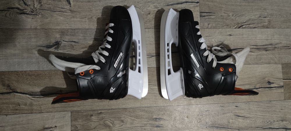 Коньки хоккейные