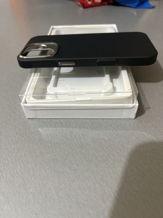 Husa Edizard Pro Aramid Iphone 16