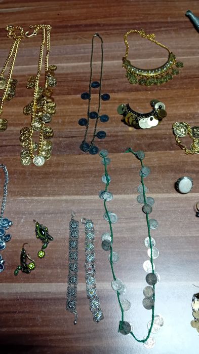 Накити стари и аксесоари  за  народна  носия