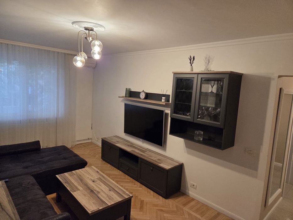 Inchiriez apartament 3 camere