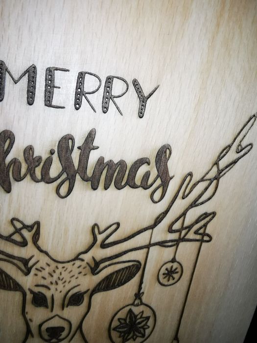 Дървена коледна дъска  за мезета с лазерна пирография Еленче