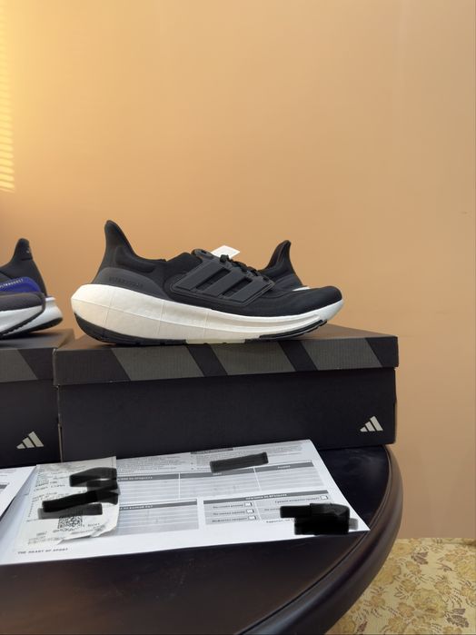 adidas ultra boost  1 бр -46 2/3 и 2 броя47 1/3 2бр duramo sl 47 1/3
