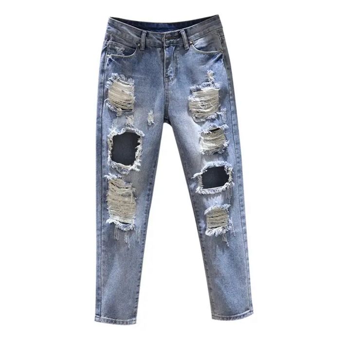 Джинсы рваные женские