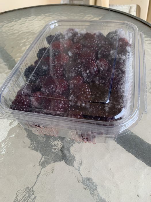 Vand mure inghetata la caserola