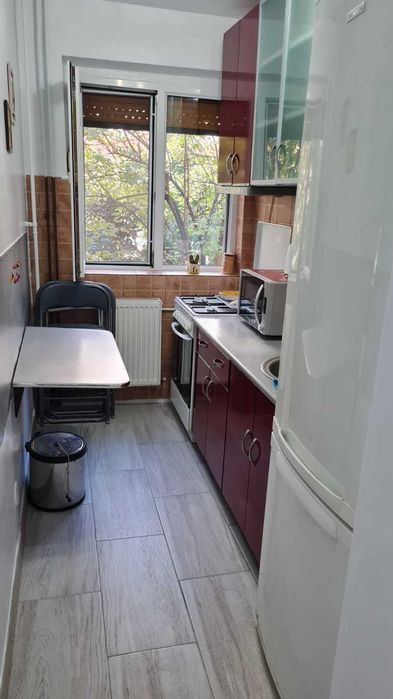 Apartament cu 3 camere de inchiriat in zona Dacia
