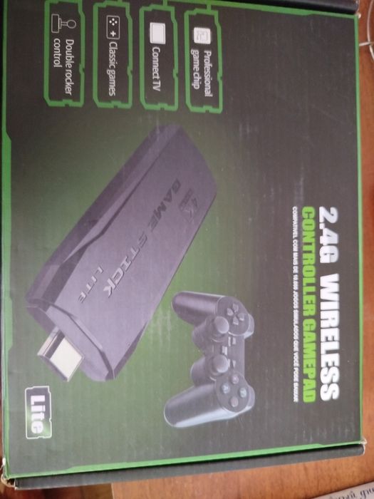 Игровая приставка.