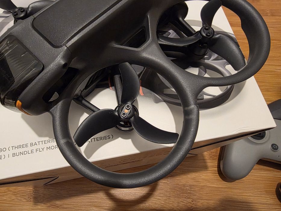 Drona DJI Avata 2  FlyMore Combo, Motion Controller + FPV Controller 3