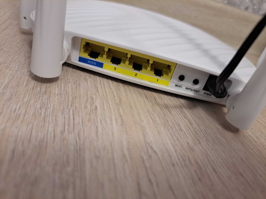 Wi-Fi роутер Tenda F9