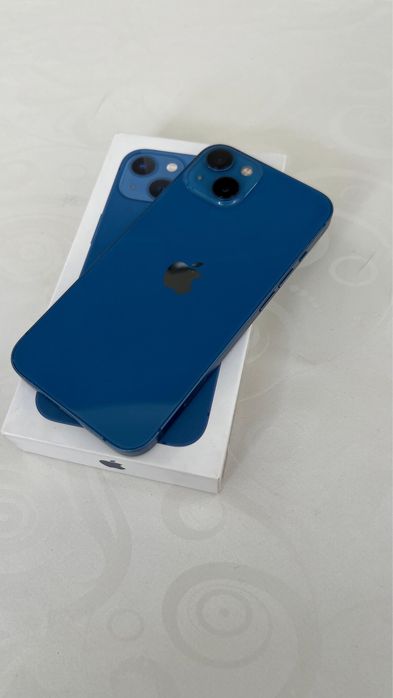 Продам Iphone 13