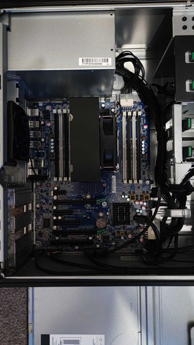 PC HP Z440 Workstation –Xeon E5-1630 v3– fara RAM, SSD și placă video