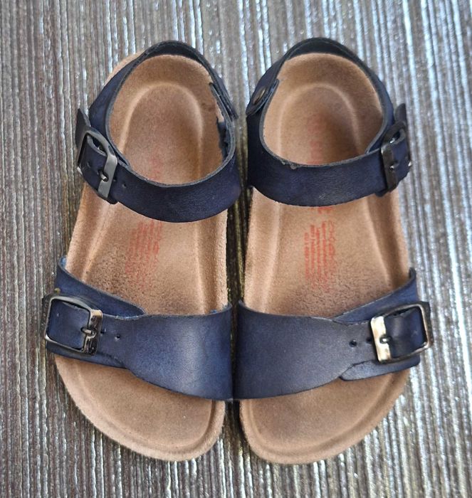 Детски ортопедични сандали.