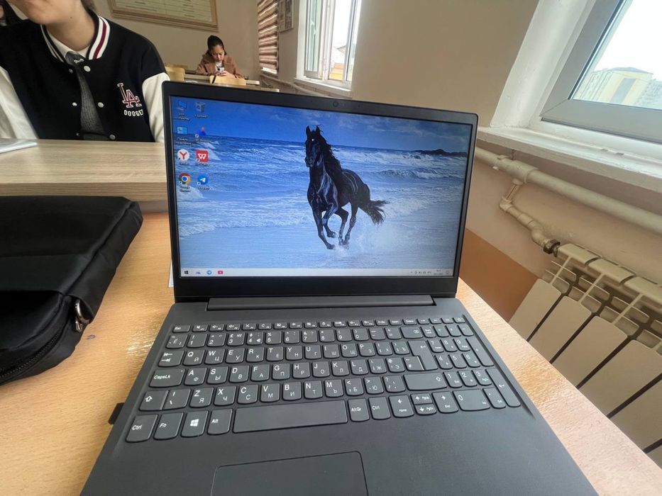 Noutbuk lenova sotiladi holati yap yangi