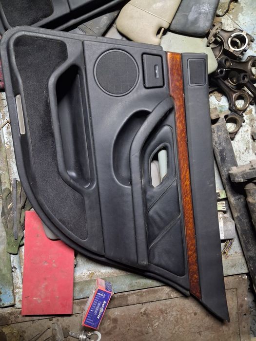 Задние обшивки пара бмв е38