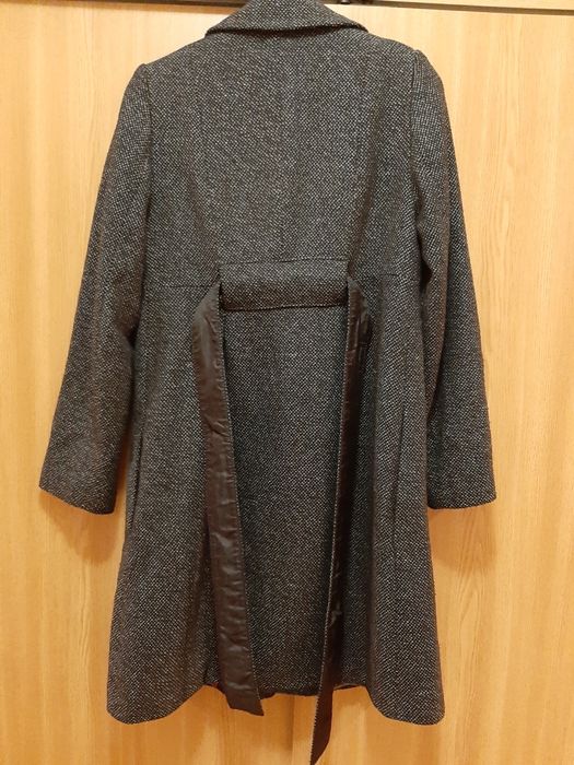 Palton negru, in carouri, masura 36-38