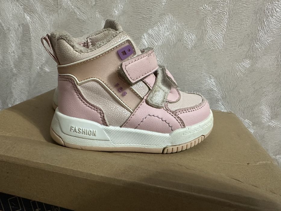 Продам ботинки весна-осень