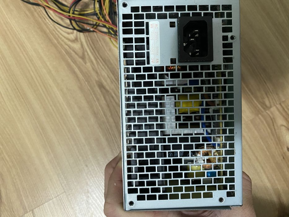 Продам блок питание на 450W