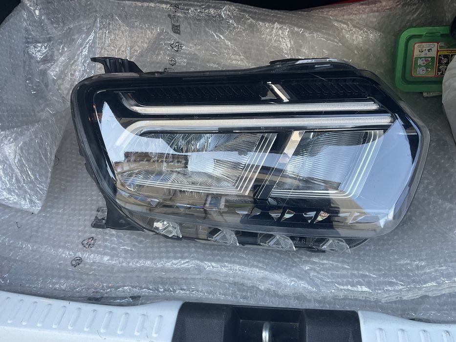 Far Dacia Duster 2021-2024 Y dreapta,stanga