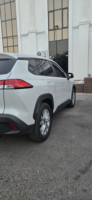 Tayota carolla cross 2025