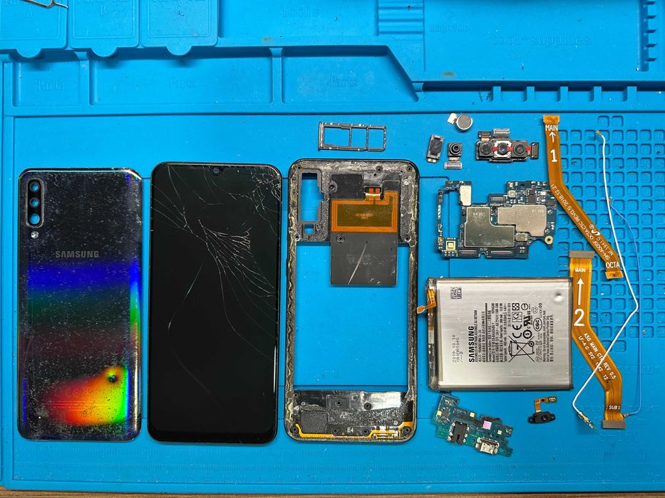 Samsung Galaxy A50 на части