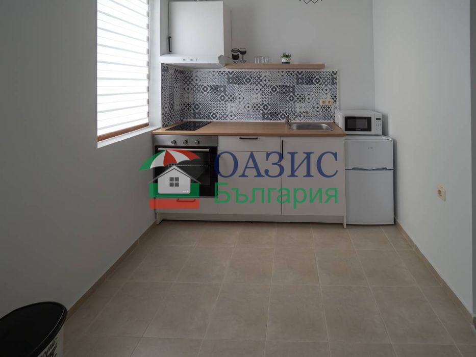 Къща на 3 етажа 320 кв. м. + парцел 500 кв. м., м. Инцараки, Свети Влас, България,