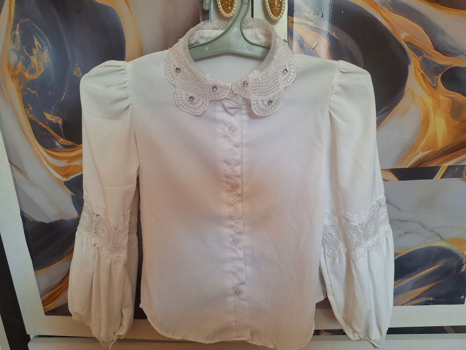 Срочно продам блузки для девочек.