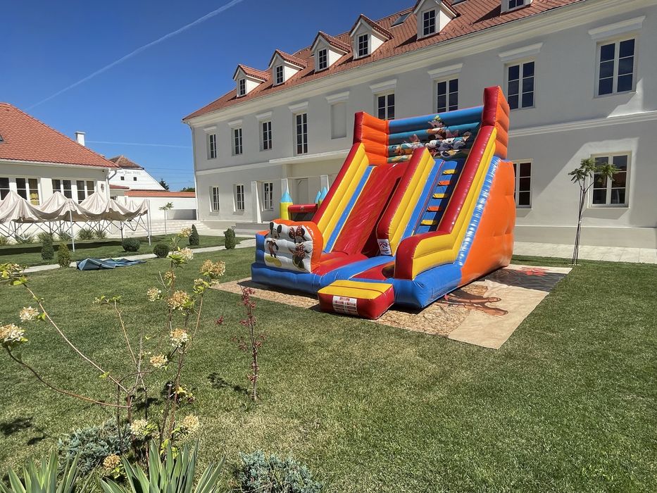 Locuri de joaca gonflabile de inchiriat pentru petreceri private