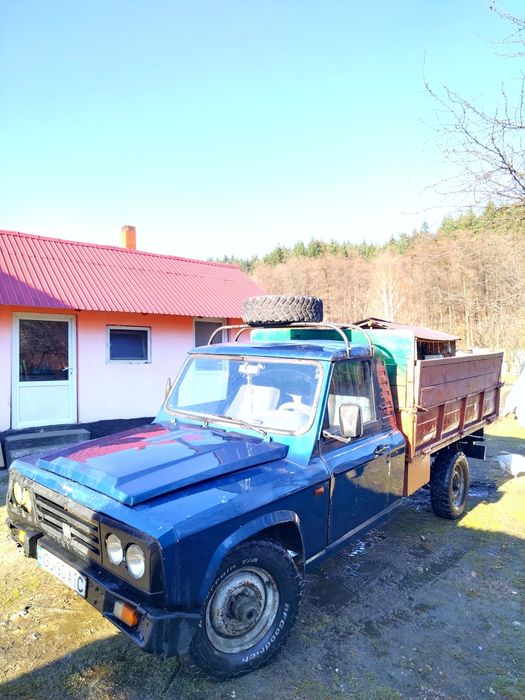 Vând ARO camionetă