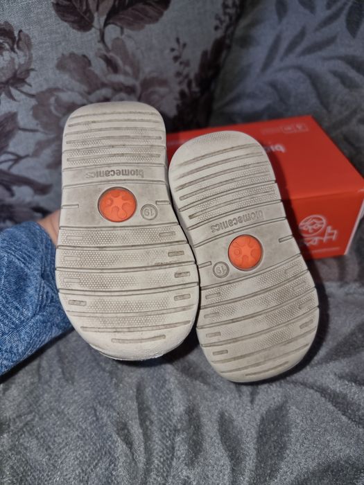 Зимни обувки Biomecanics 

Размер 19

Стелка 12 см, ходило до 11 см