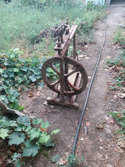 Антика машина точилна много стара