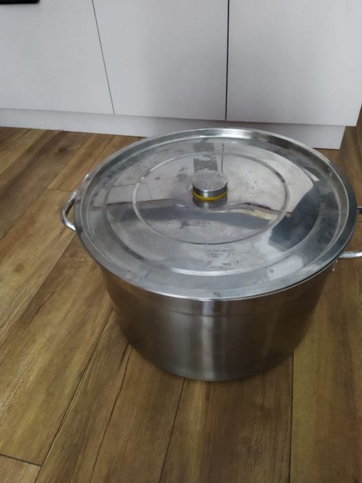 Кастрюля новая 40 литров