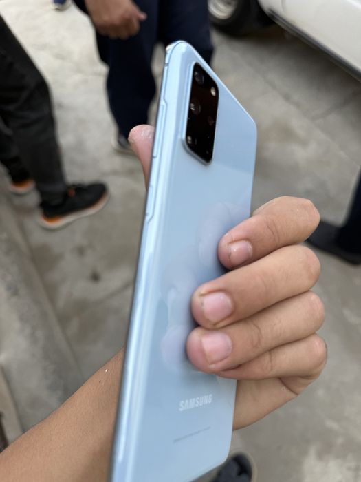 Samsung s20+5g sotladi