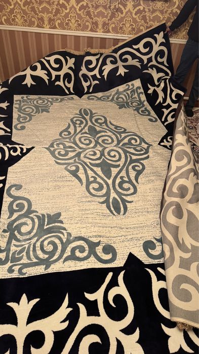 Прдам красивый  Ковер