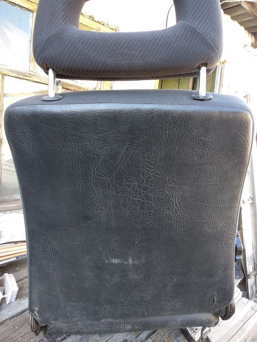 Сиденья передние Ауди 80