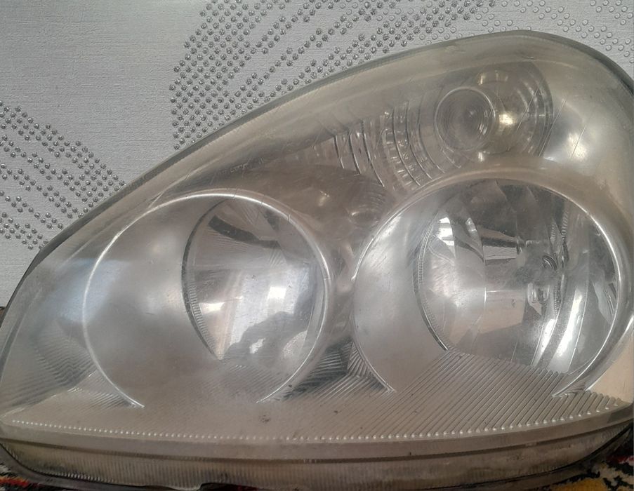 Левая фара  приора