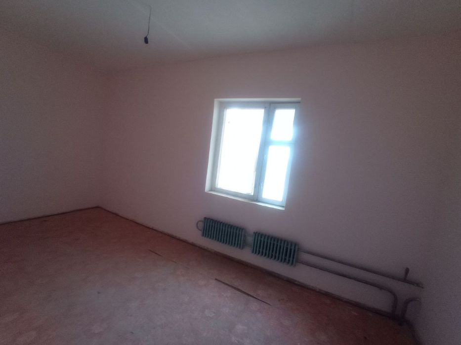 Qorakoʻl tumani 3 xonali uy sotiladi