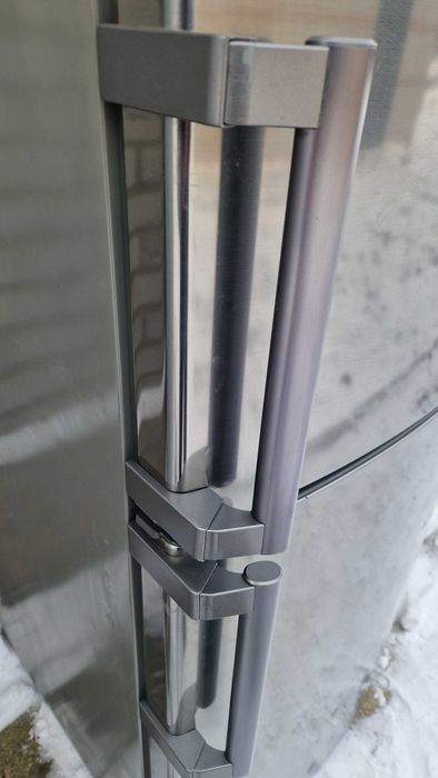 Продам холодильник LG 200 см