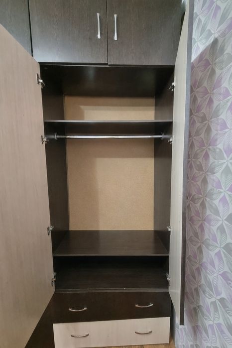 Продам шкаф спальни